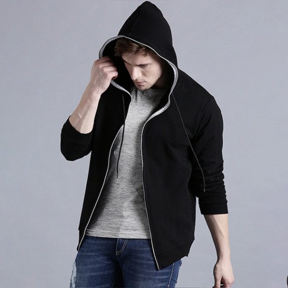 https://www.easyeleganz.com/products/men-black-solid-hooded-sweatshirt