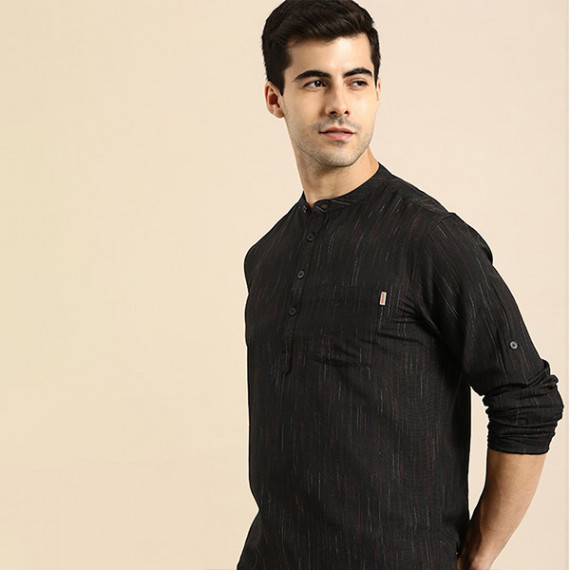 https://www.easyeleganz.com/products/men-black-woven-design-kurta