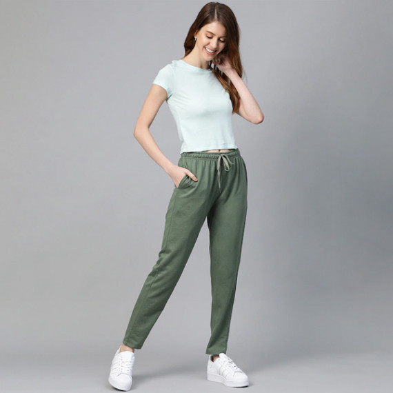 https://www.easyeleganz.com/products/women-black-solid-side-stripes-cropped-track-pants