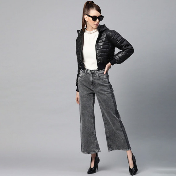 https://www.easyeleganz.com/products/women-black-solid-cropped-puffer-jacket
