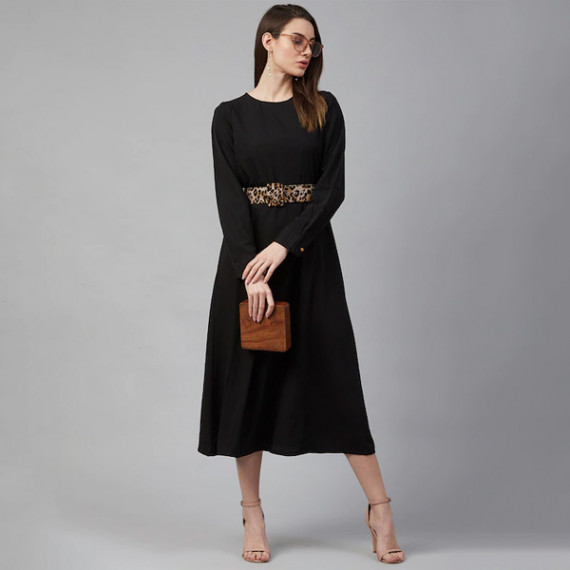https://www.easyeleganz.com/products/black-pleated-maxi-dress