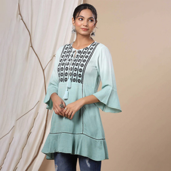 https://www.easyeleganz.com/products/women-green-tunics