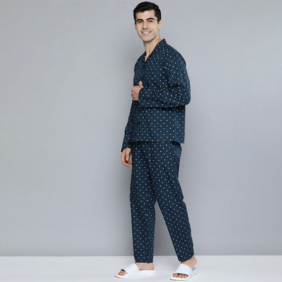 https://www.easyeleganz.com/products/men-navy-blue-white-printed-pure-cotton-night-suit
