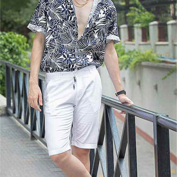 https://www.easyeleganz.com/products/men-white-solid-slim-fit-regular-shorts