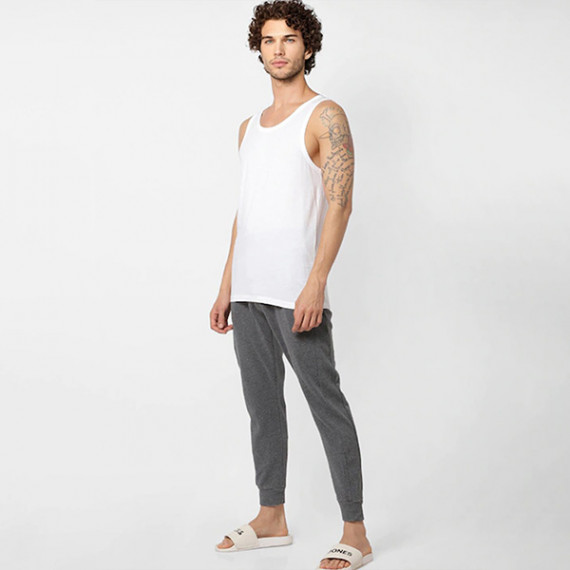 https://www.easyeleganz.com/products/men-pack-of-2-white-solid-innerwear-vests