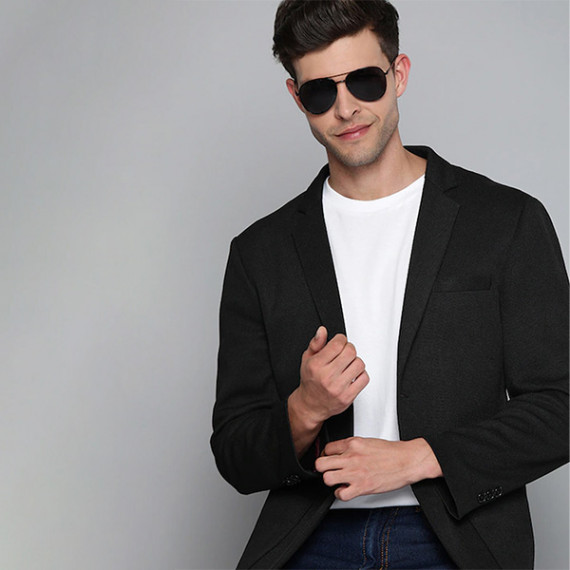https://www.easyeleganz.com/products/men-black-textured-regular-fit-single-breasted-blazer
