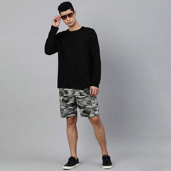 https://www.easyeleganz.com/products/men-charcoal-grey-camouflage-printed-pure-cotton-cargo-shorts