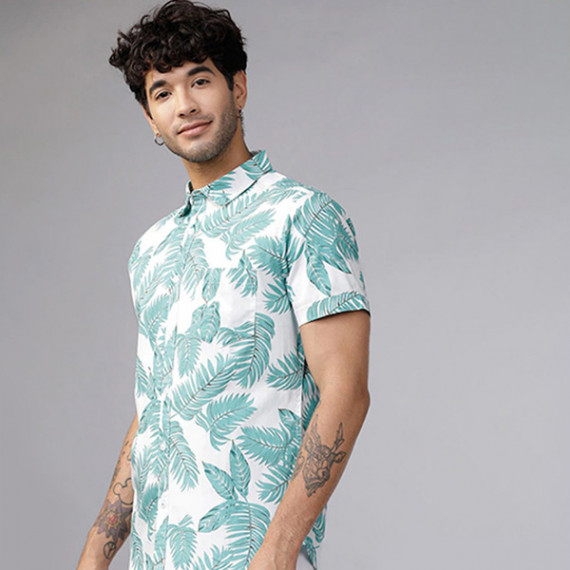 https://www.easyeleganz.com/products/men-green-white-slim-fit-printed-casual-shirt