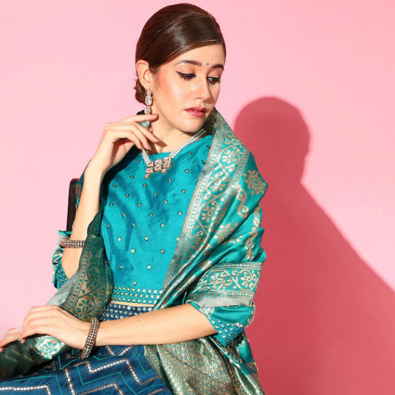 https://www.easyeleganz.com/products/women-navy-blue-embellished-ready-to-wear-lehenga-blouse-with-dupatta