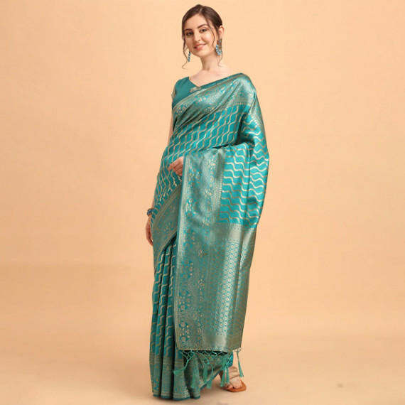 https://www.easyeleganz.com/products/green-gold-toned-silk-blend-fusion-leheriya-saree
